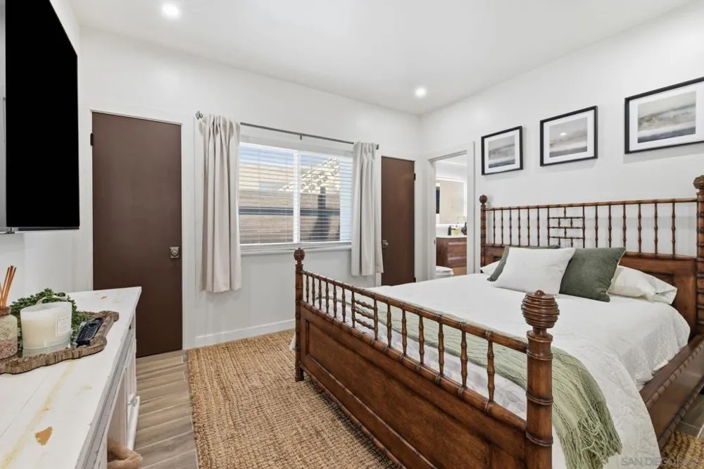 404 Bonair Street La Jolla, CA 92037