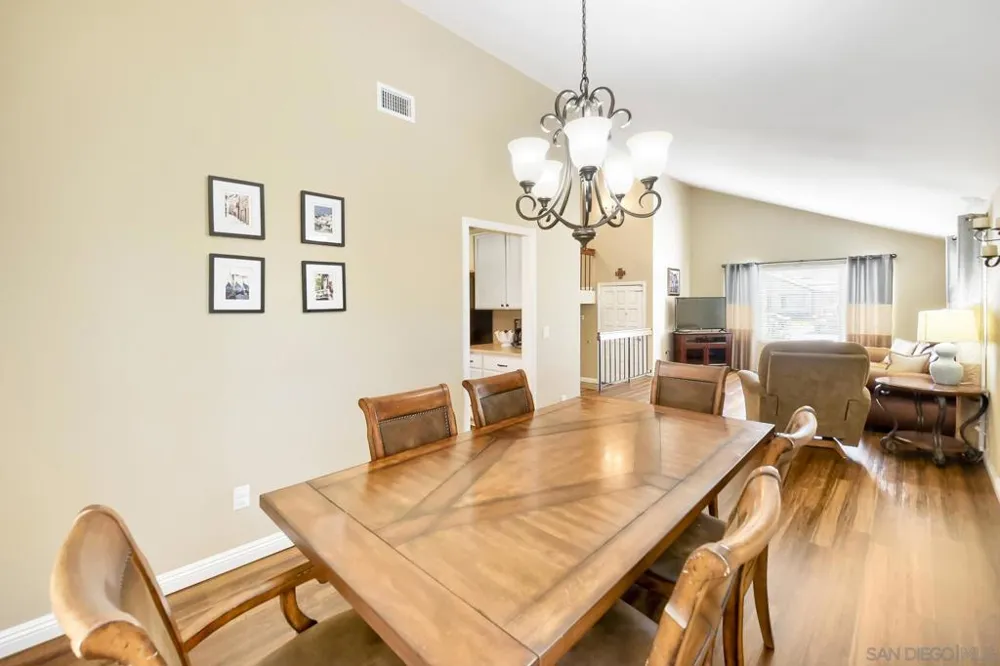 9518 HILLCREEK WAY Santee, CA 92071