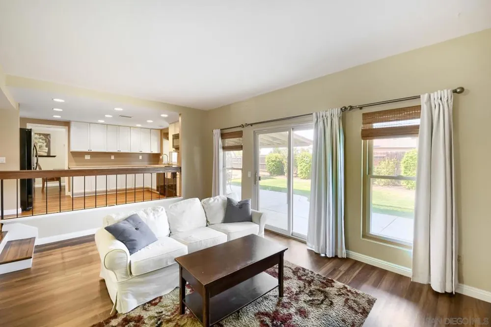 9518 HILLCREEK WAY Santee, CA 92071