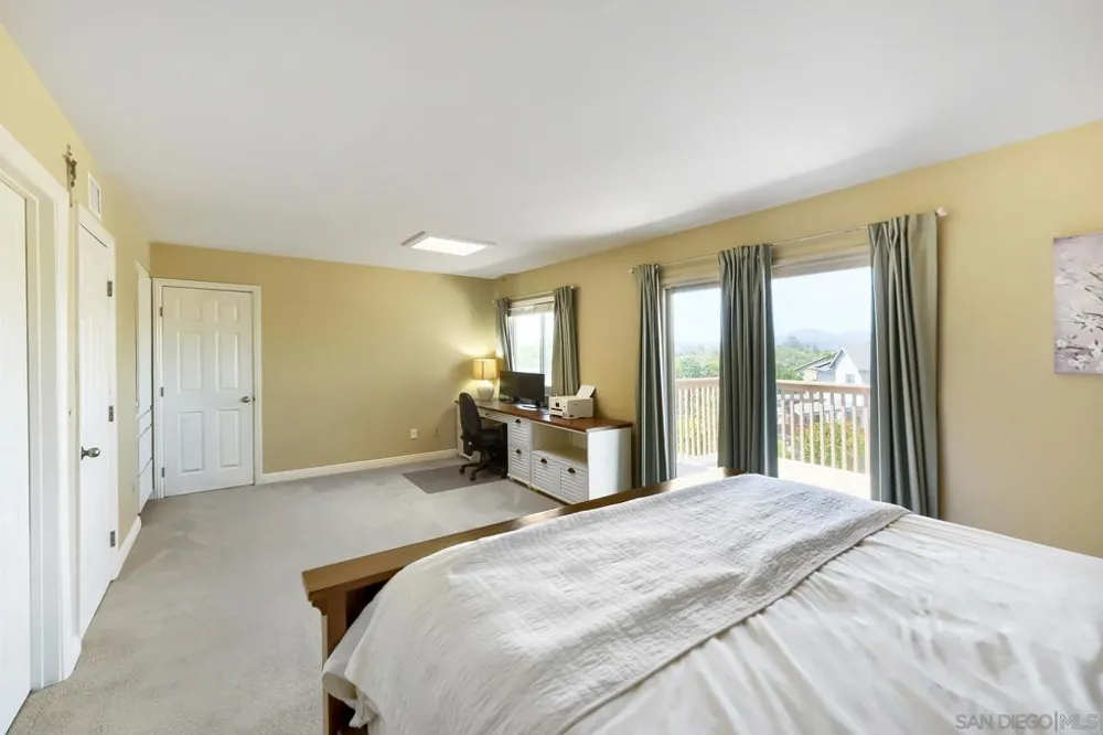 9518 HILLCREEK WAY Santee, CA 92071