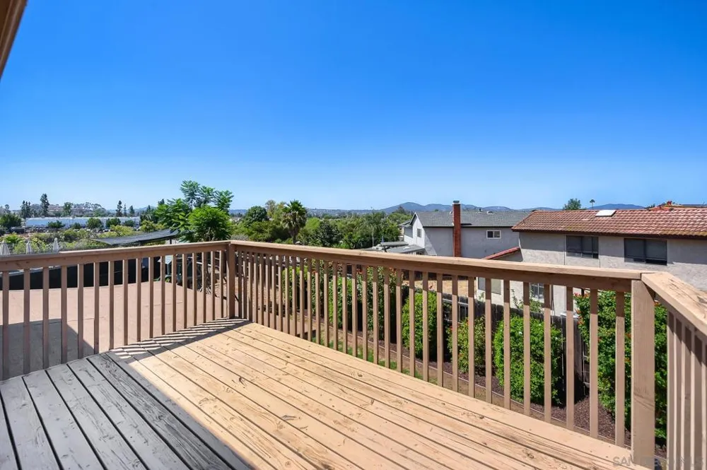 9518 HILLCREEK WAY Santee, CA 92071
