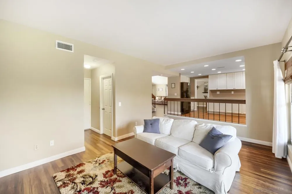 9518 HILLCREEK WAY Santee, CA 92071