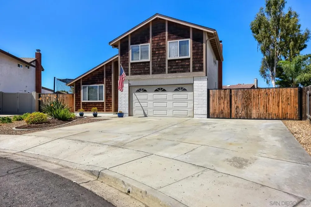 9518 HILLCREEK WAY Santee, CA 92071