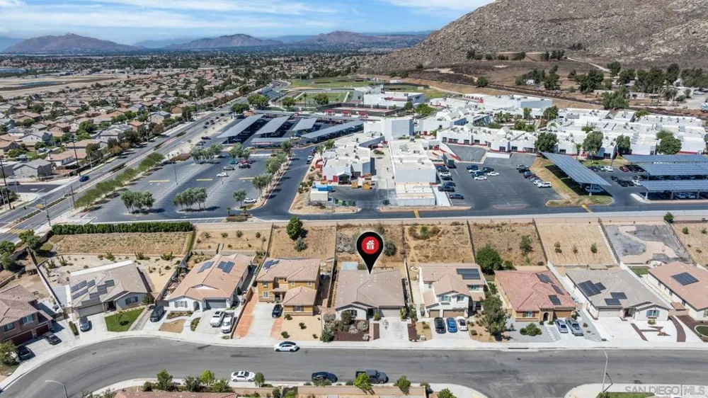 826 Genaro Drive Perris, CA 92571