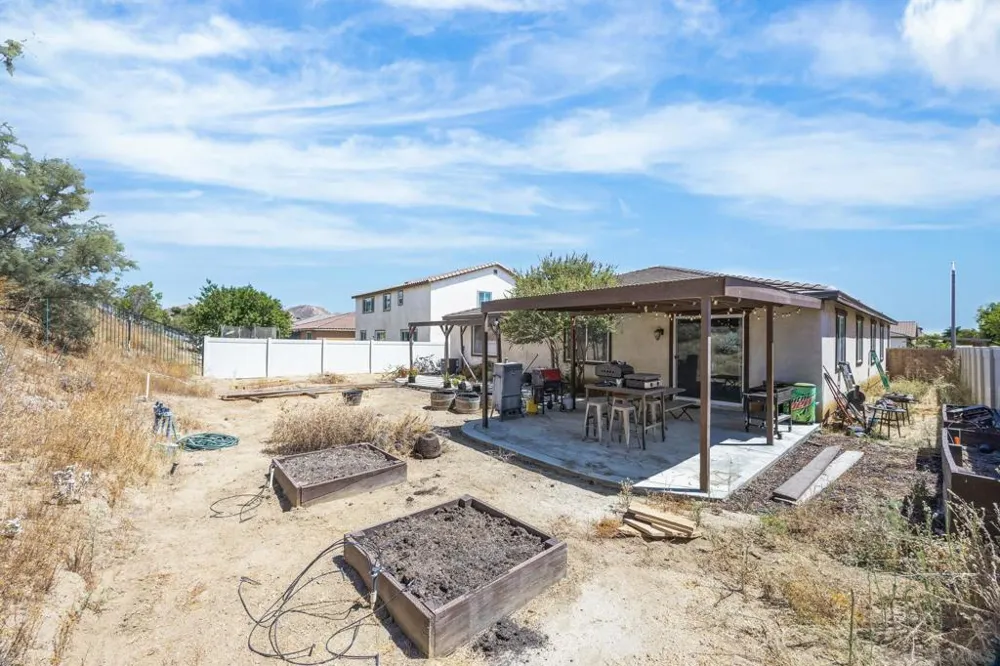 826 Genaro Drive Perris, CA 92571