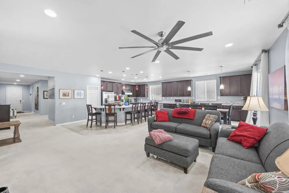 826 Genaro Drive Perris, CA 92571