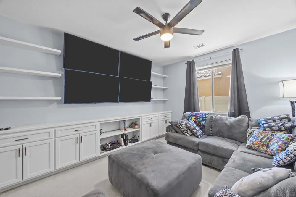 826 Genaro Drive Perris, CA 92571