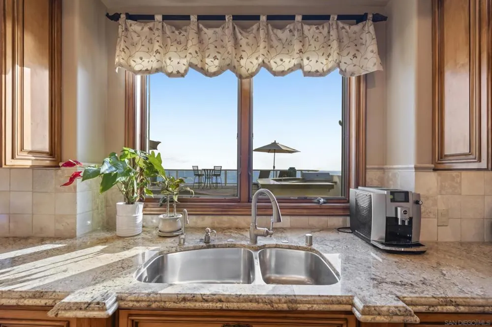 518 Neptune Encinitas, CA 92024