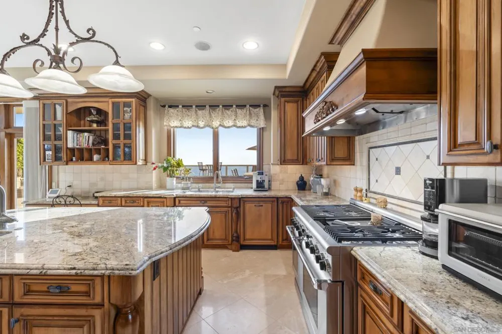 518 Neptune Encinitas, CA 92024