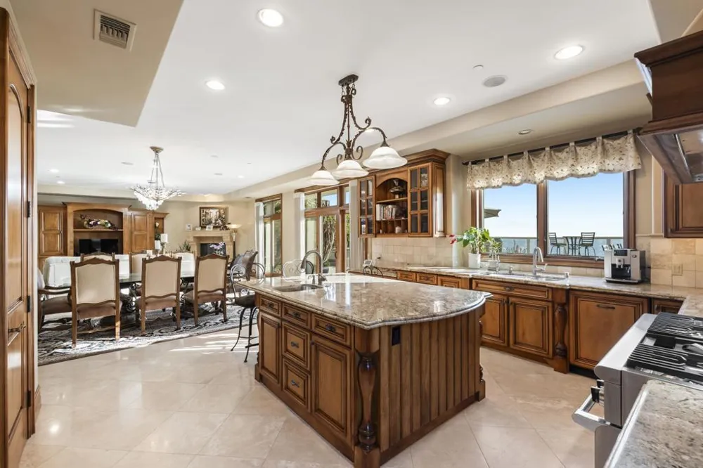 518 Neptune Encinitas, CA 92024