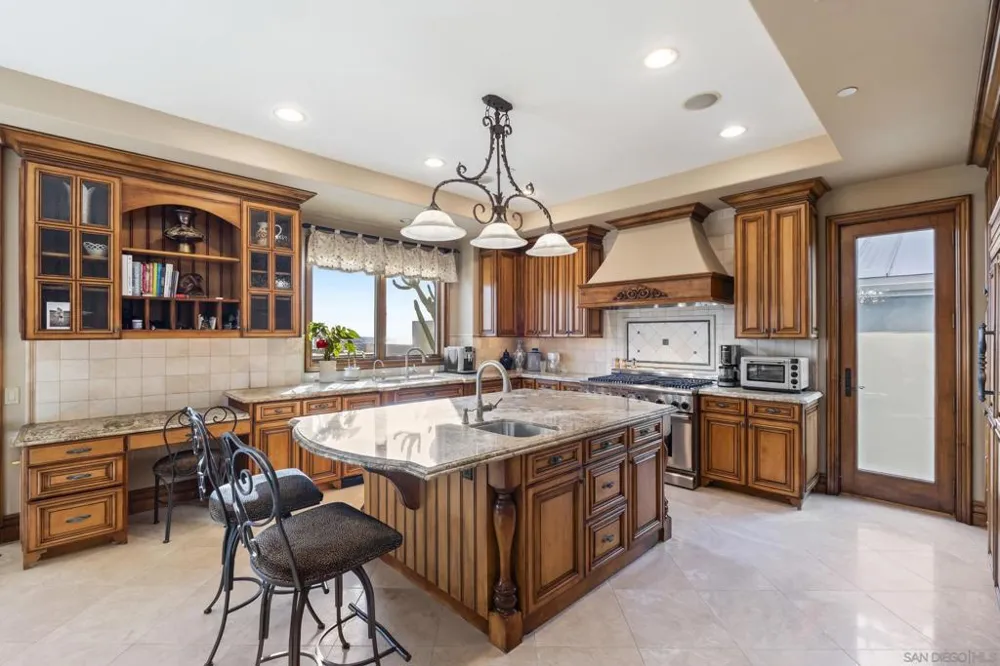 518 Neptune Encinitas, CA 92024