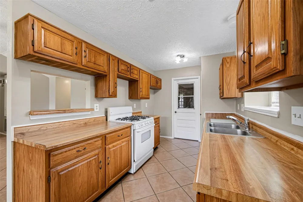 14002 Kathi Lynn Lane Sugar Land, TX 77498