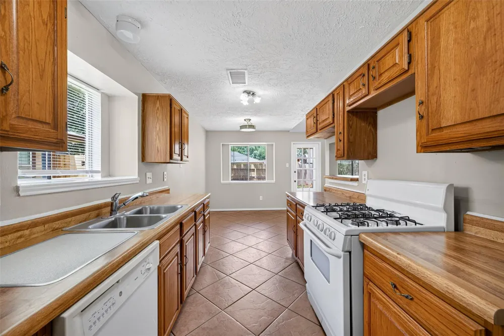 14002 Kathi Lynn Lane Sugar Land, TX 77498