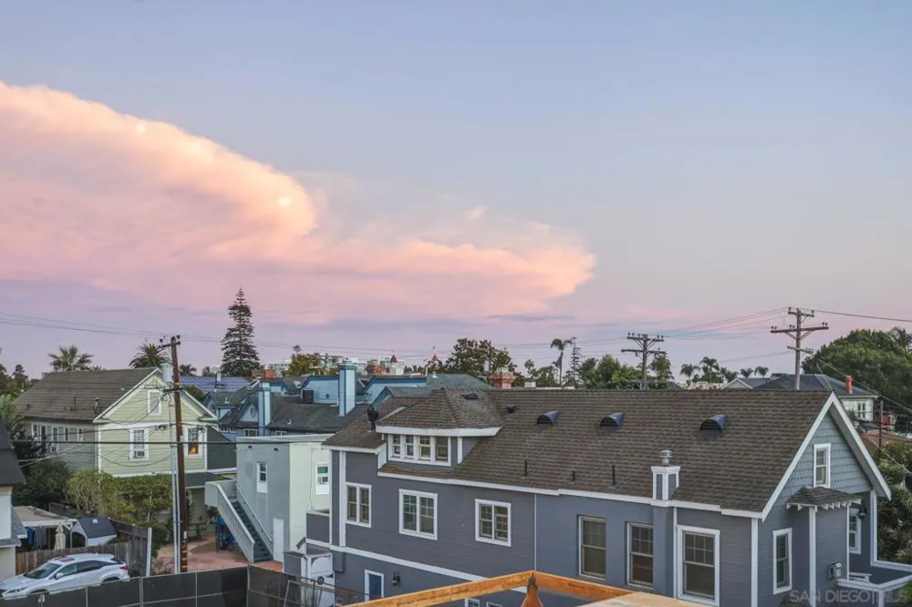 953 E Ave Coronado, CA 92118