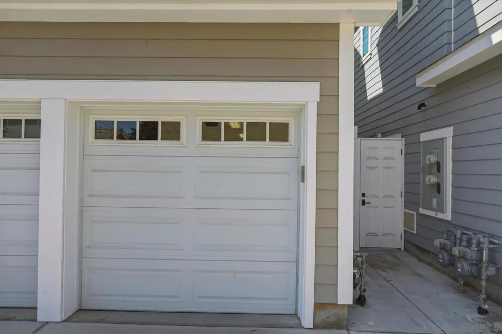 953 E Ave Coronado, CA 92118