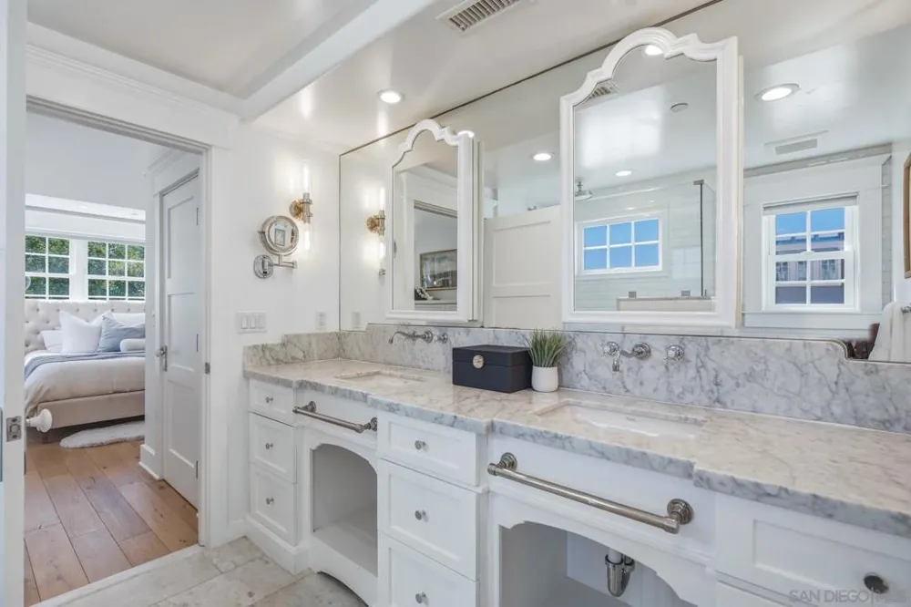 953 E Ave Coronado, CA 92118