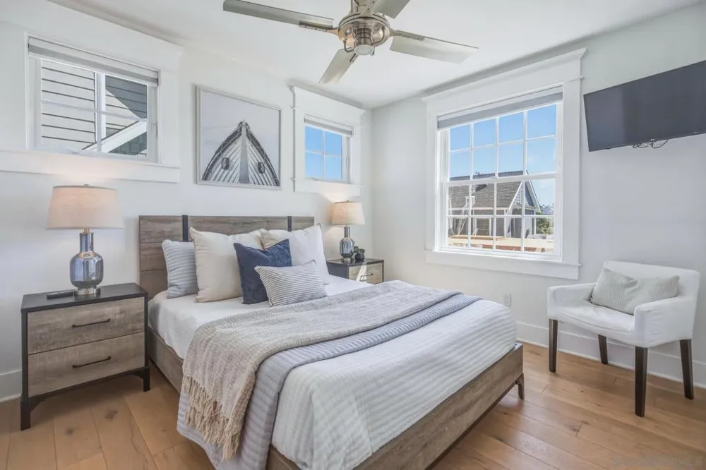 953 E Ave Coronado, CA 92118