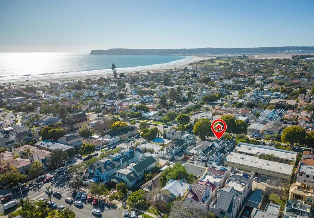 953 E Ave Coronado, CA 92118