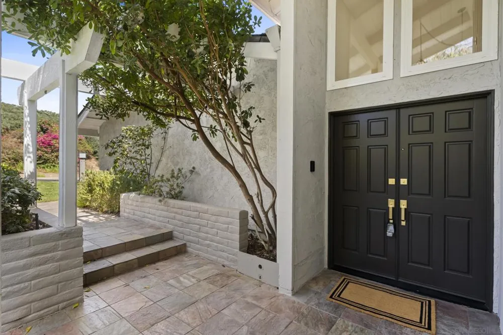 5552 Caminito Herminia La Jolla, CA 92037