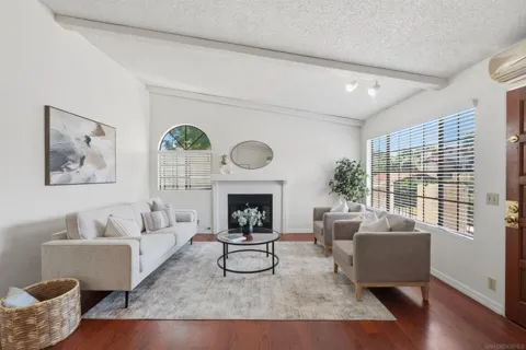 4170 Porte De Palmas #20