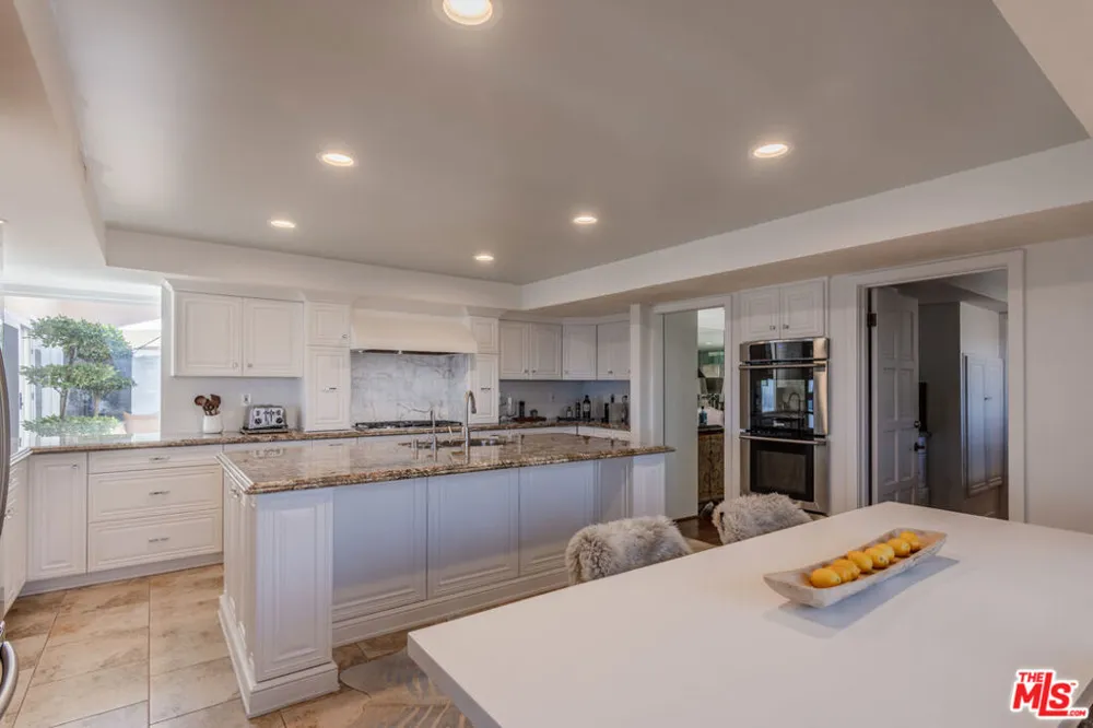 24624 Blue Dane Lane Malibu, CA 90265