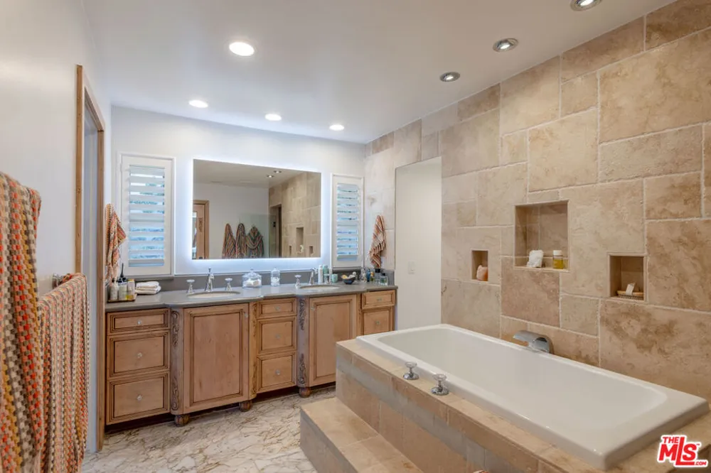 24624 Blue Dane Lane Malibu, CA 90265