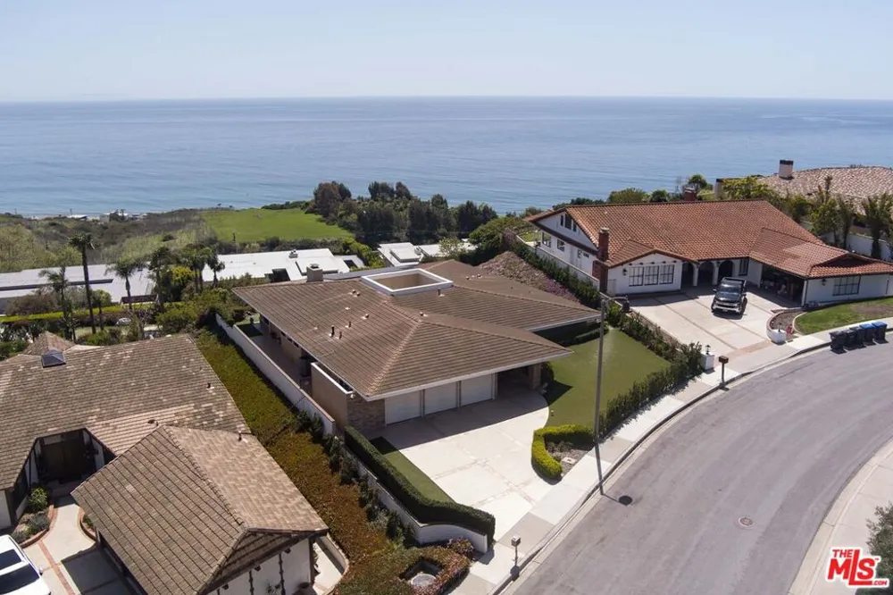 24624 Blue Dane Lane Malibu, CA 90265