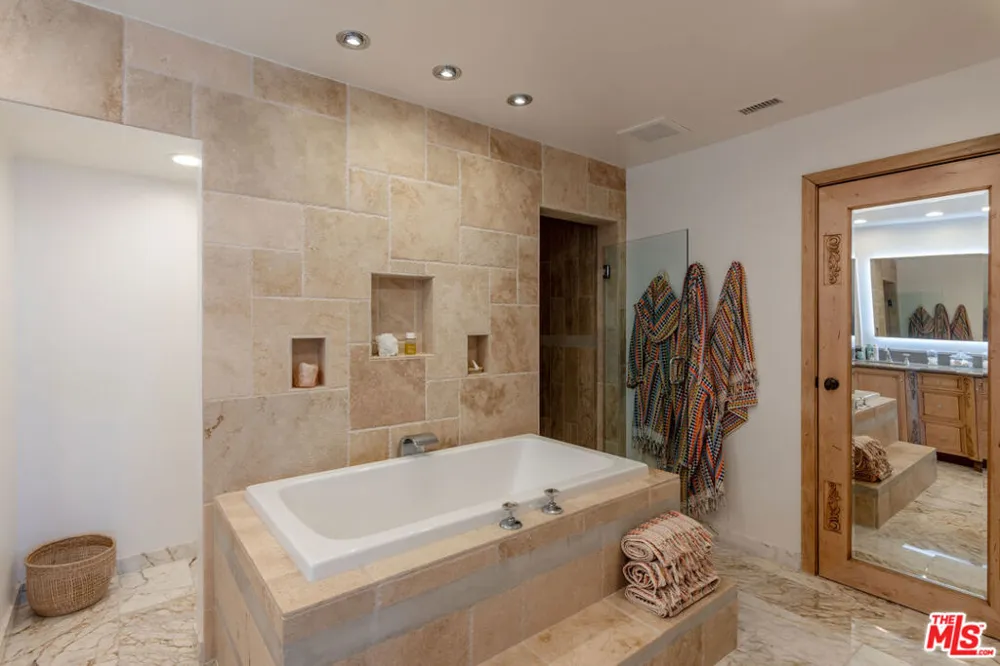 24624 Blue Dane Lane Malibu, CA 90265