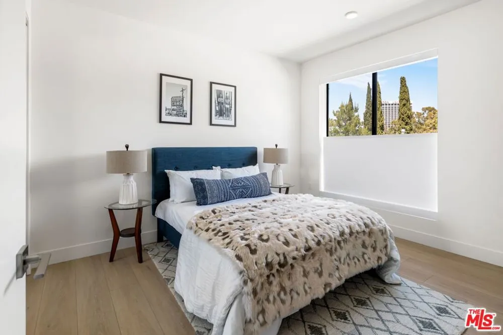 3651 Regal Place #201 Los Angeles, CA 90068