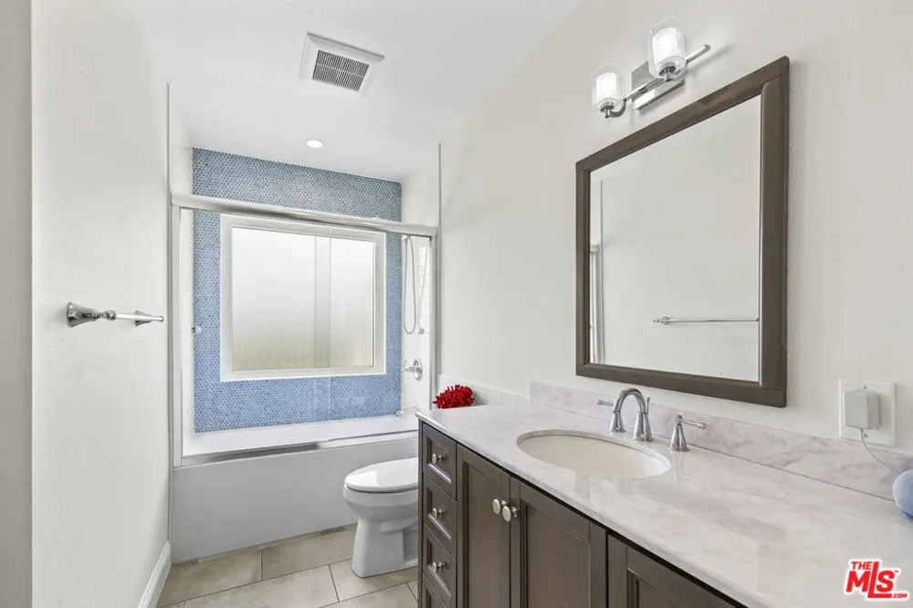 3804 Vista Linda Drive Encino, CA 91316