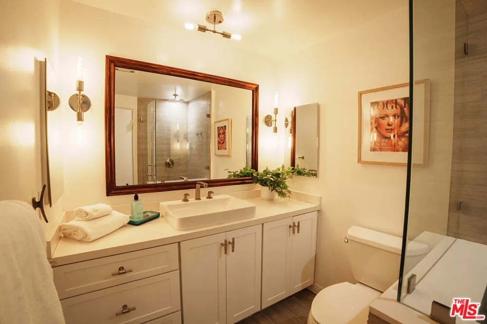 1110 Hacienda Place #207 West Hollywood, CA 90069
