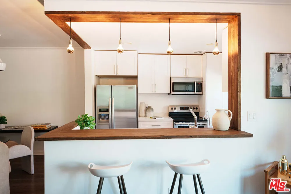 1110 Hacienda Place #207 West Hollywood, CA 90069
