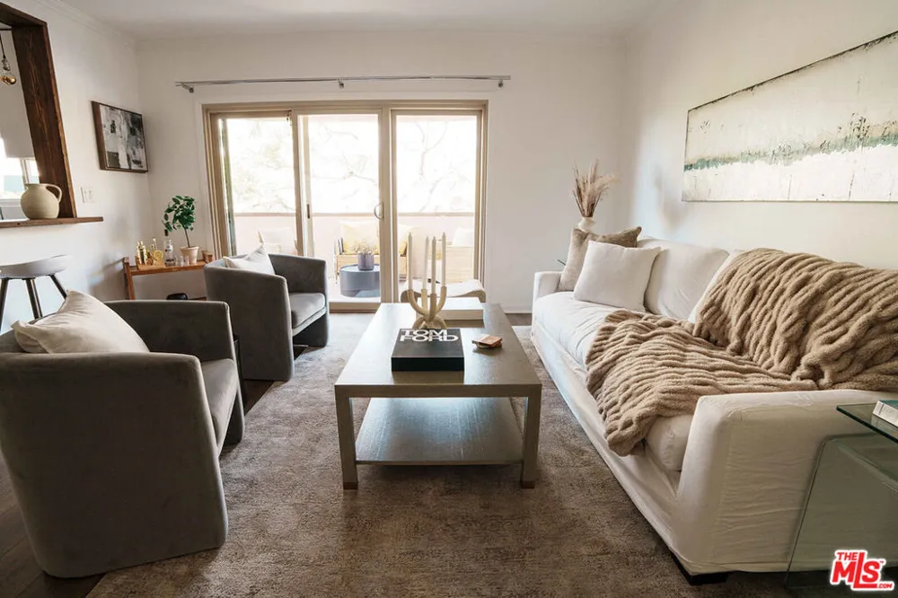 1110 Hacienda Place #207 West Hollywood, CA 90069