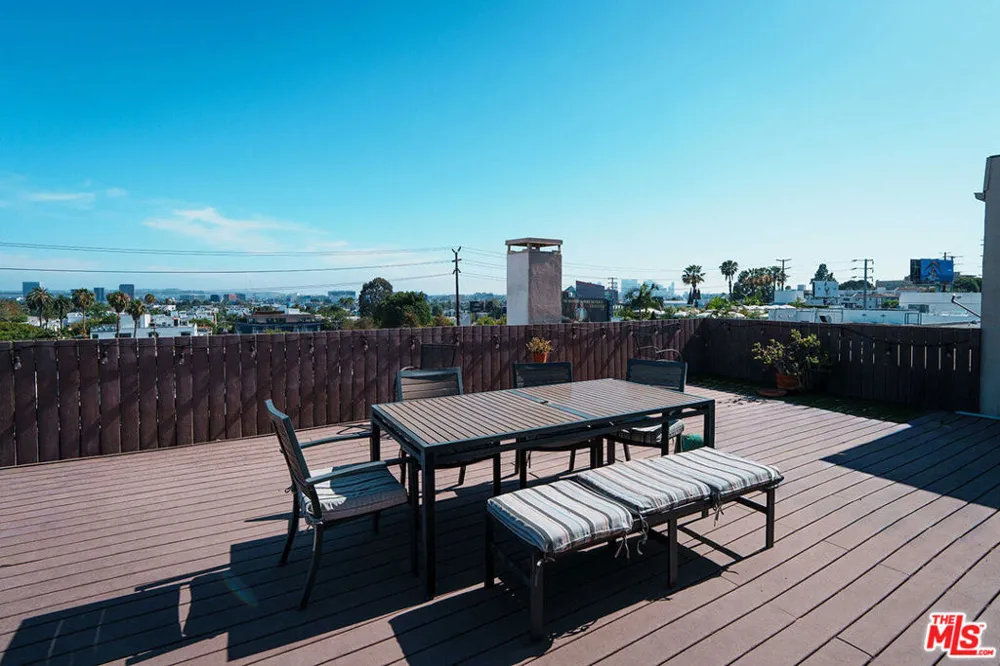 1110 Hacienda Place #207 West Hollywood, CA 90069