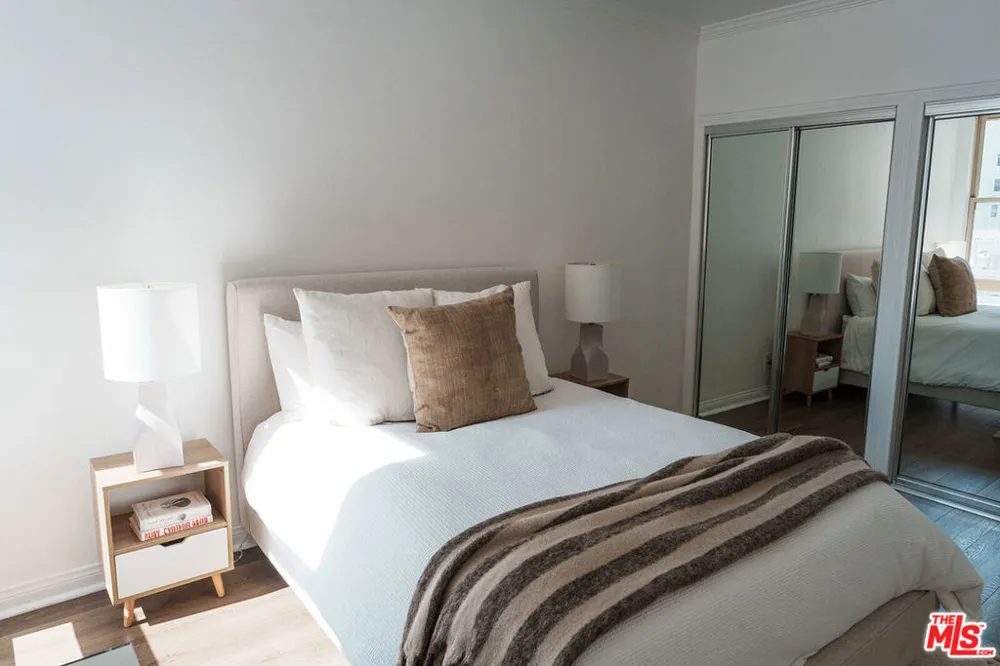 1110 Hacienda Place #207 West Hollywood, CA 90069