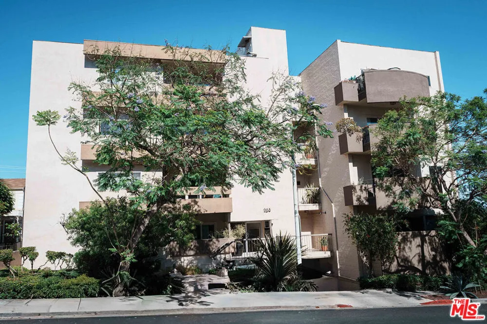 1110 Hacienda Place #207 West Hollywood, CA 90069
