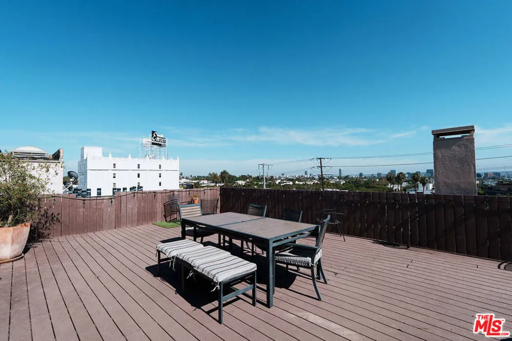 1110 Hacienda Place #207 West Hollywood, CA 90069