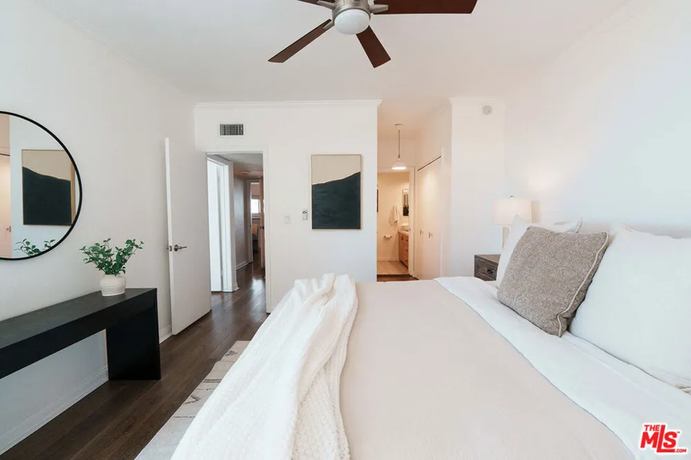 1110 Hacienda Place #207 West Hollywood, CA 90069