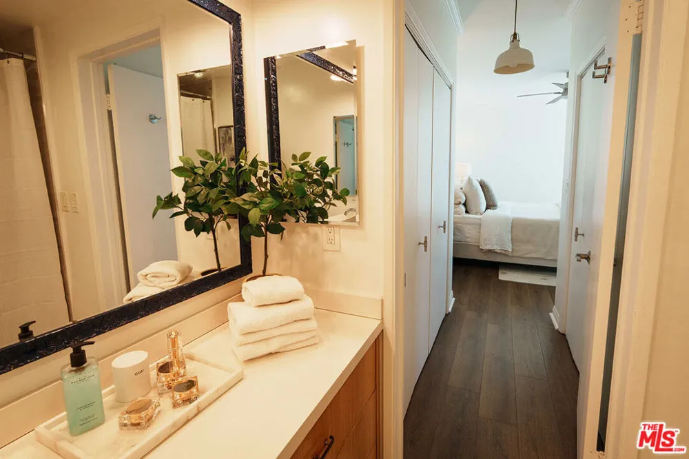 1110 Hacienda Place #207 West Hollywood, CA 90069