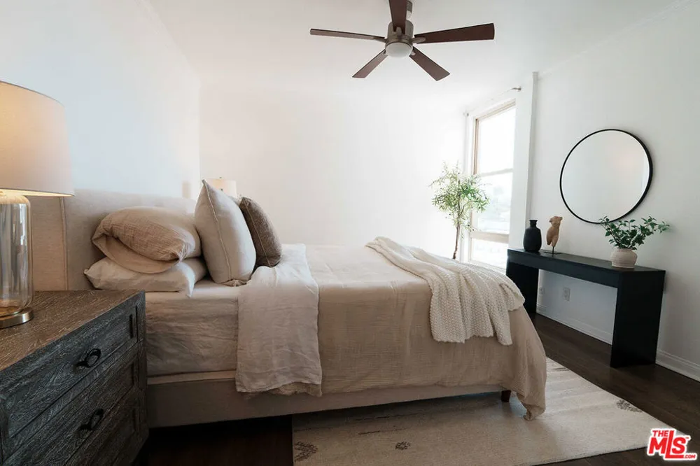 1110 Hacienda Place #207 West Hollywood, CA 90069