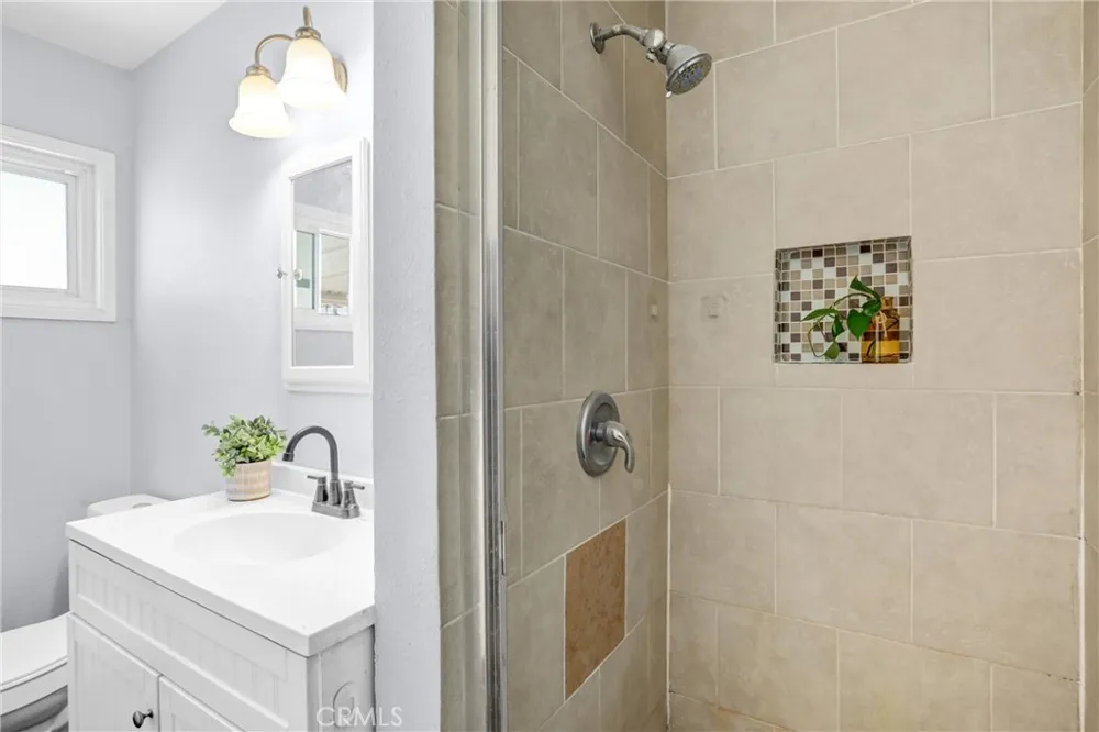 3426 S Hedgerow West Covina, CA 91792