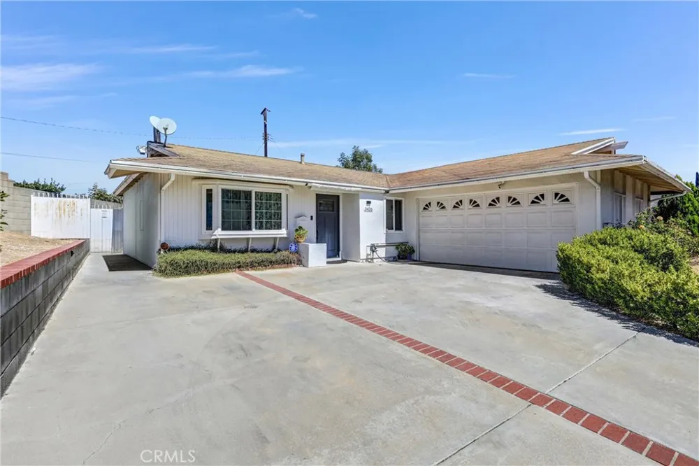 3426 S Hedgerow West Covina, CA 91792