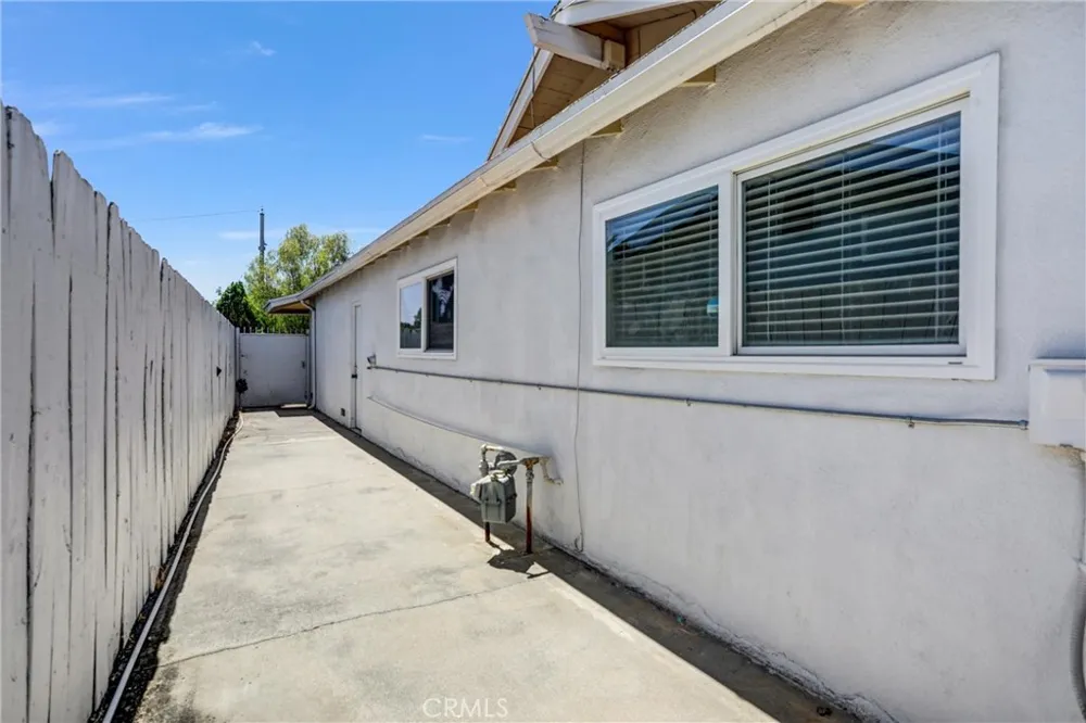 3426 S Hedgerow West Covina, CA 91792