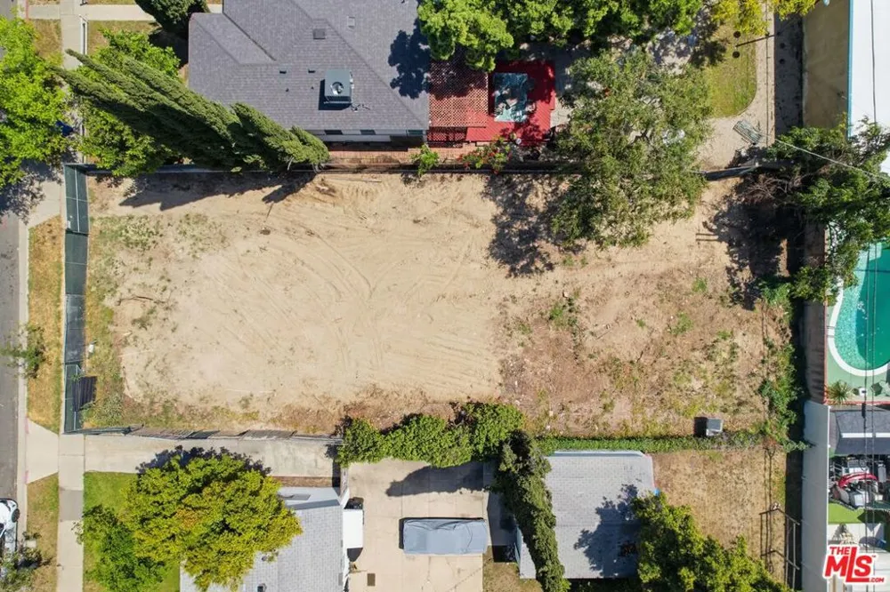 10808 Hartsook Street North Hollywood, CA 91601
