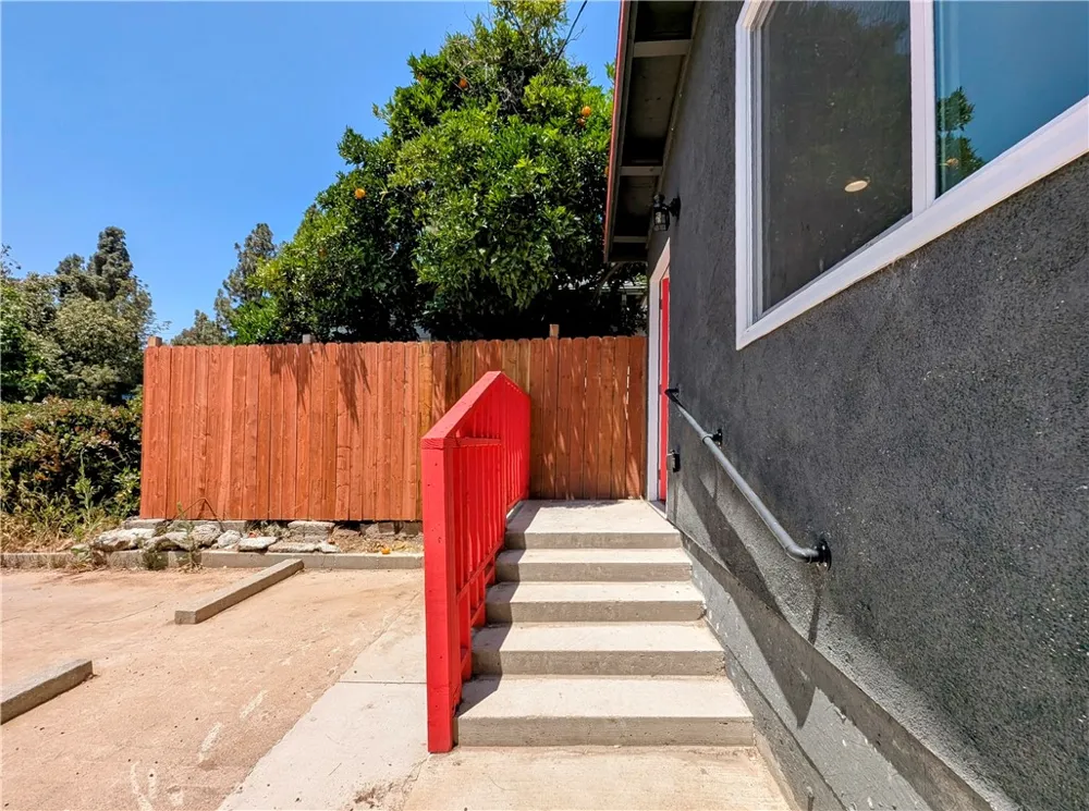 1575 Munson Avenue #1/2 Los Angeles, CA 90042