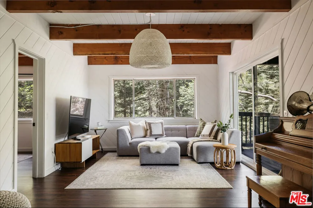 26270 Augusta Drive Lake Arrowhead, CA 92352
