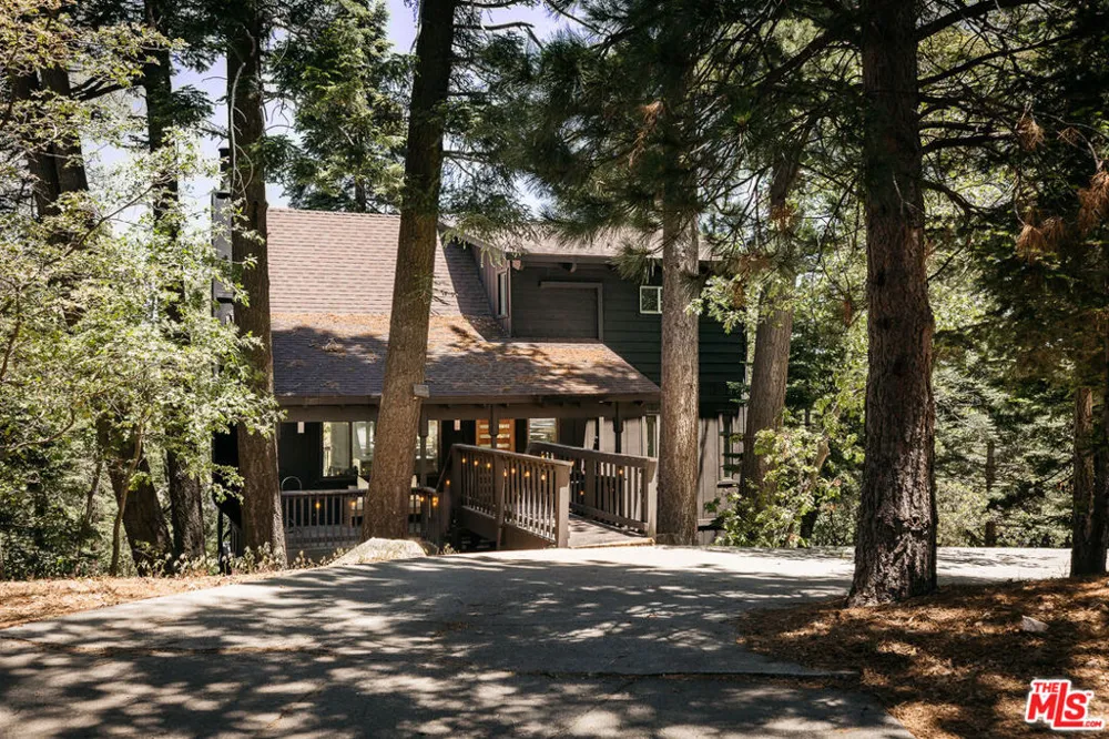 26270 Augusta Drive Lake Arrowhead, CA 92352