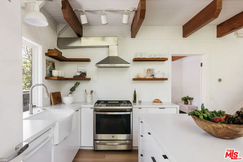 26270 Augusta Drive Lake Arrowhead, CA 92352
