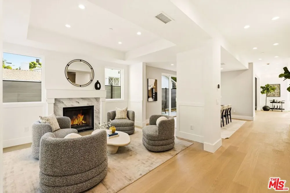 4423 Noble Avenue Sherman Oaks, CA 91403
