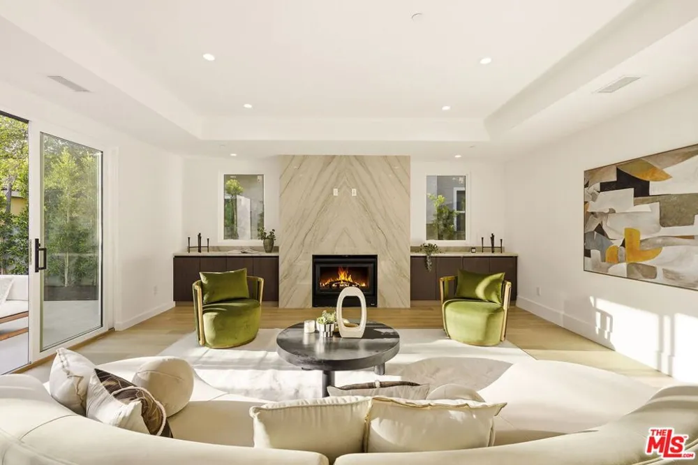 4423 Noble Avenue Sherman Oaks, CA 91403
